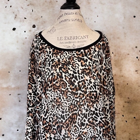 🐆 Swim cover up. Semi sheer poncho. Gorgeous light and airy Leopard print 1X-2X - Picture 14 of 16